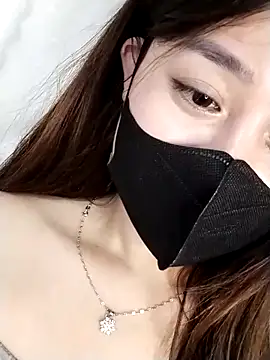 Snapshot of MiCandy-Lovee chatting on November 15, 6:15 pm MiCandy-Lovee online show from November 15, 6:15 pm