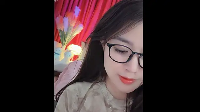 Snapshot of MiCandy-Lovee chatting on November 26, 8:48 am MiCandy-Lovee online show from November 26, 8:48 am