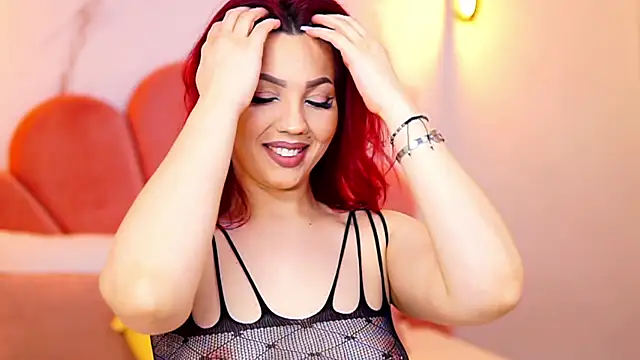 Snapshot of Scarlett_Veyra chatting on December 3, 7:05 am Scarlett Veyra online show from December 3, 7:05 am