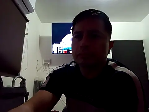 Snapshot of Al3vr chatting on November 19, 11:43 am Al3vr online show from November 19, 11:43 am