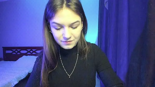 Snapshot of luna_lust_212 chatting on December 5, 4:32 am luna lust 212 online show from December 5, 4:32 am