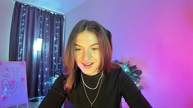 luna lust 212 online show from February 21, 4:35 am