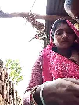 Snapshot of yanuw chatting on December 5, 5:49 am yanuw online show from December 5, 5:49 am