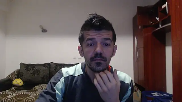 Snapshot of Dale_E chatting on December 18, 2:21 am Dale E online show from December 18, 2:21 am