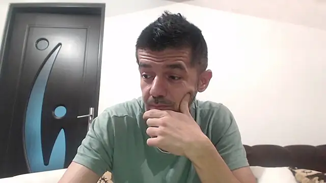 Snapshot of Dale_E chatting on November 21, 6:01 am Dale E online show from November 21, 6:01 am