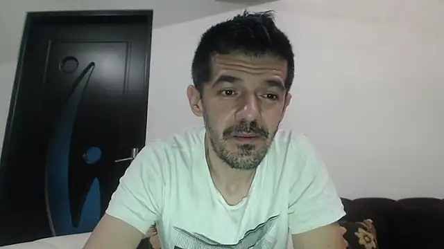 Snapshot of Dale_E chatting on December 2, 5:57 am Dale E online show from December 2, 5:57 am