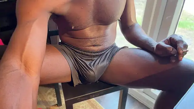Snapshot of SirDaddylicious chatting on April 28, 1:38 pm SirDaddylicious online show from April 28, 1:38 pm