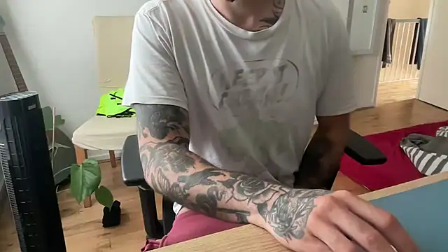 TattedUpSir online show from June 19, 12:42 pm