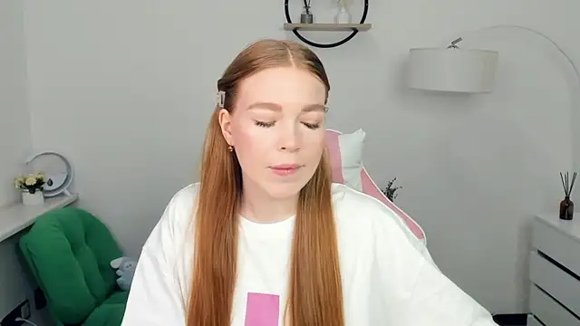 Snapshot of LavetaShiroma chatting on November 28, 8:00 pm LavetaShiroma online show from November 28, 8:00 pm