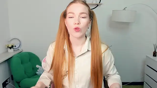 Snapshot of LavetaShiroma chatting on December 2, 7:31 pm LavetaShiroma online show from December 2, 7:31 pm