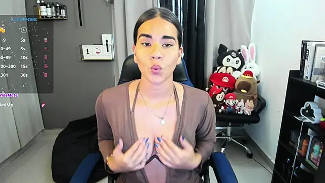 Charlott  V online show from June 26, 7:51 pm