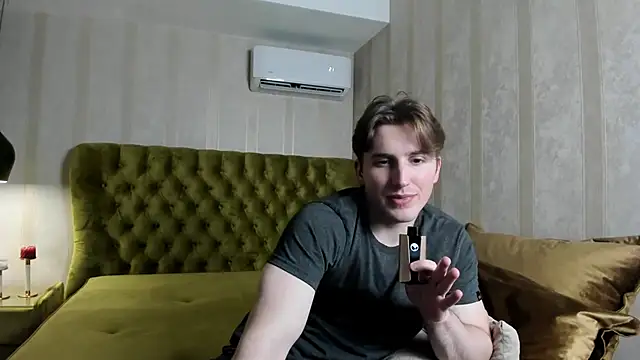 MarkYeti online show from November 26, 1:01 pm