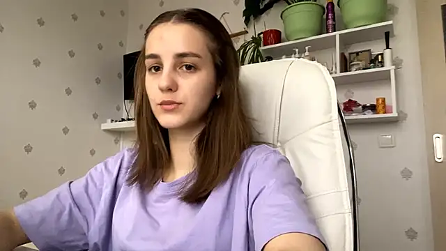 Snapshot of SweetieKatie chatting on December 2, 8:08 am SweetieKatie online show from December 2, 8:08 am