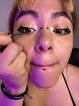 Snapshot of NinaSakura_Eup chatting on November 19, 11:32 am NinaSakura Eup online show from November 19, 11:32 am