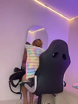 Snapshot of NinaSakura_Eup chatting on December 14, 11:37 am NinaSakura Eup online show from December 14, 11:37 am