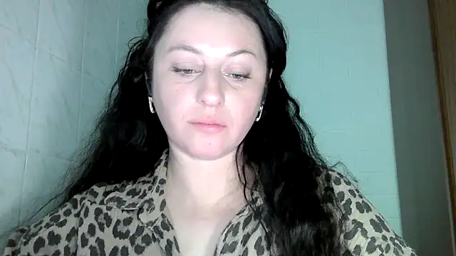 Snapshot of MelinaAx chatting on April 2, 9:23 pm MelinaAx online show from April 2, 9:23 pm