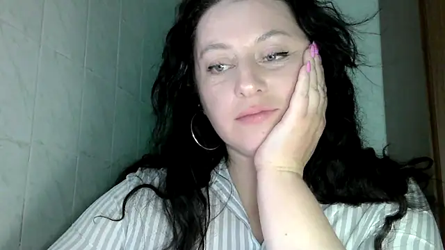 Snapshot of MelinaAx chatting on April 18, 6:34 pm MelinaAx online show from April 18, 6:34 pm