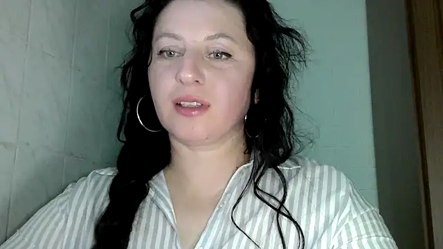 Snapshot of MelinaAx chatting on April 18, 7:40 pm MelinaAx online show from April 18, 7:40 pm