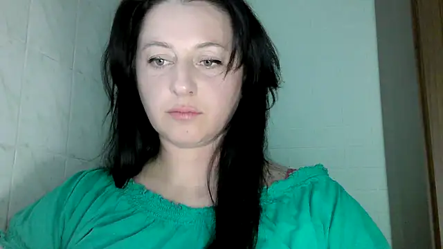 Snapshot of MelinaAx chatting on April 21, 7:06 pm MelinaAx online show from April 21, 7:06 pm