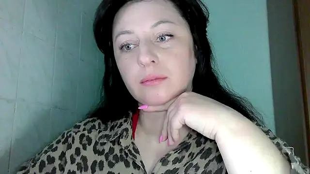 Snapshot of MelinaAx chatting on April 28, 8:52 am MelinaAx online show from April 28, 8:52 am