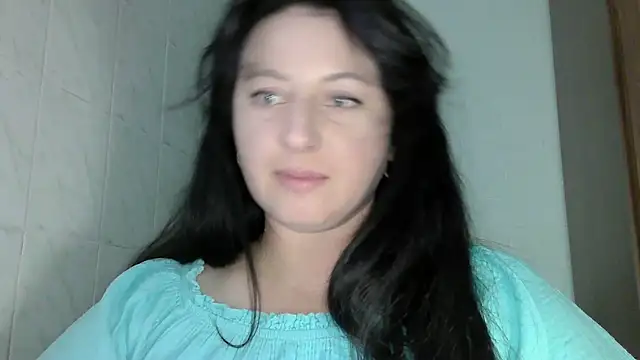 Snapshot of MelinaAx chatting on June 3, 6:57 pm MelinaAx online show from June 3, 6:57 pm