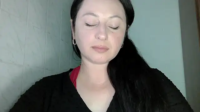 Snapshot of MelinaAx chatting on June 6, 7:51 pm MelinaAx online show from June 6, 7:51 pm