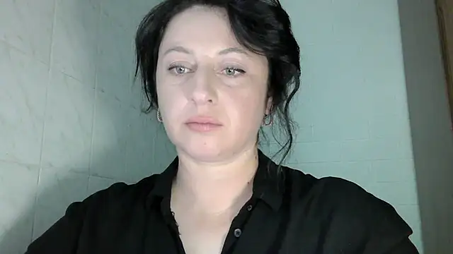Snapshot of MelinaAx chatting on June 8, 7:03 pm MelinaAx online show from June 8, 7:03 pm