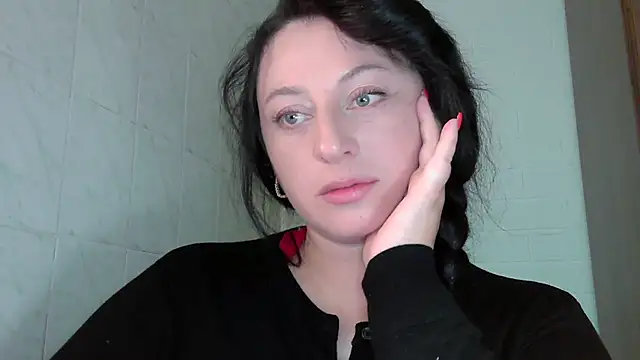 Snapshot of MelinaAx chatting on June 15, 7:32 am MelinaAx online show from June 15, 7:32 am