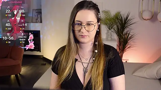 Snapshot of EmmaBloomm chatting on November 26, 9:16 pm EmmaBloomm online show from November 26, 9:16 pm