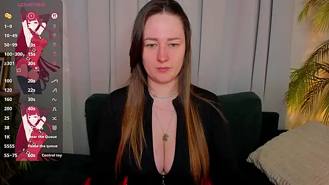 Snapshot of EmmaBloomm chatting on April 1, 10:18 pm EmmaBloomm online show from April 1, 10:18 pm