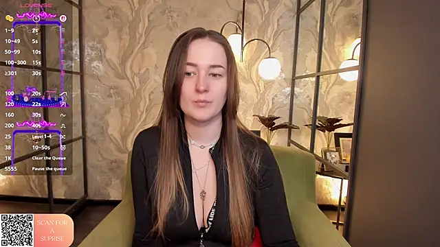 Snapshot of EmmaBloomm chatting on May 17, 11:34 pm EmmaBloomm online show from May 17, 11:34 pm