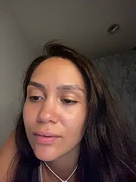 carolsapequinha online show from February 12, 1:00 am