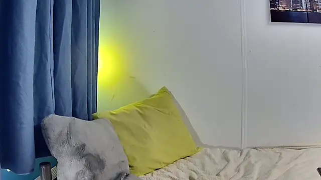 Snapshot of Leila_cam18 chatting on November 17, 3:45 am Leila cam18 online show from November 17, 3:45 am