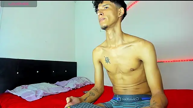 kaiborman00 online show from February 24, 2:53 am