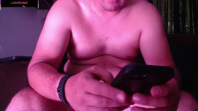 Snapshot of Bobarthur chatting on November 16, 7:30 pm Bobarthur online show from November 16, 7:30 pm