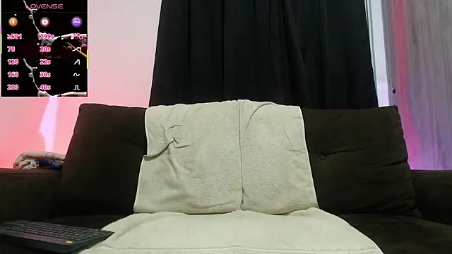 Snapshot of Bobarthur chatting on December 14, 12:49 am Bobarthur online show from December 14, 12:49 am