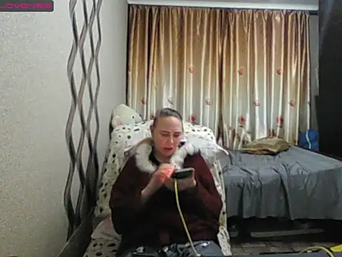 Snapshot of JenniDeep chatting on November 24, 3:01 pm JenniDeep online show from November 24, 3:01 pm