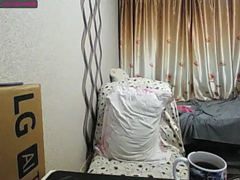 Snapshot of JenniDeep chatting on November 28, 4:09 pm JenniDeep online show from November 28, 4:09 pm