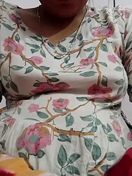 Snapshot of isha_sharma2002 chatting on November 24, 6:07 pm isha sharma2002 online show from November 24, 6:07 pm