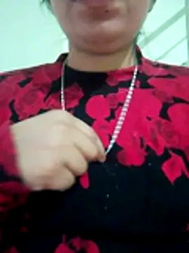 Snapshot of isha_sharma2002 chatting on November 26, 3:46 pm isha sharma2002 online show from November 26, 3:46 pm