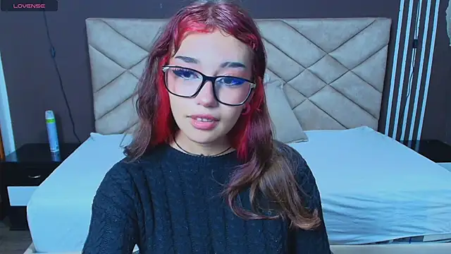 Laracooper  online show from November 17, 6:03 pm