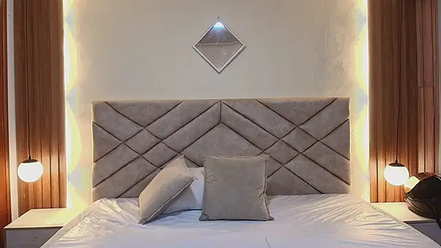 Snapshot of Laracooper_ chatting on March 9, 8:02 pm Laracooper online show from March 9, 8:02 pm