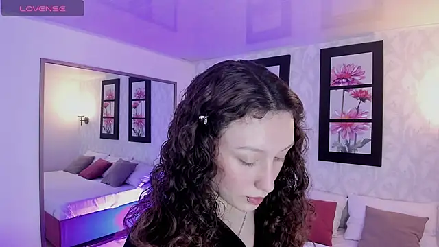 Snapshot of Martina_077 chatting on December 2, 12:10 pm Martina 077 online show from December 2, 12:10 pm