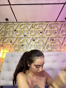 MelanyyJhonson15 online show from June 5, 8:25 pm