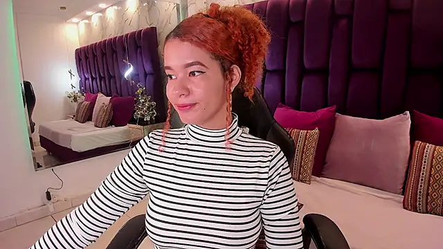 Snapshot of avrilwaynee chatting on November 28, 11:57 am avrilwaynee online show from November 28, 11:57 am