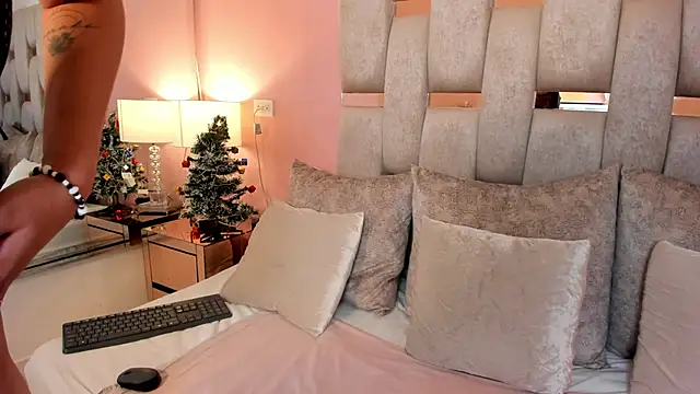 Snapshot of avrilwaynee chatting on November 29, 12:41 pm avrilwaynee online show from November 29, 12:41 pm