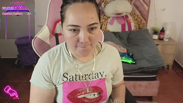 Snapshot of Jasmine_1526 chatting on December 1, 11:26 am Jasmine 1526 online show from December 1, 11:26 am