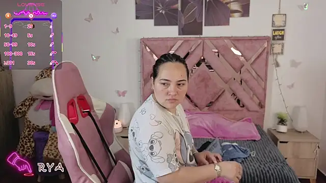 Snapshot of Jasmine_1526 chatting on December 3, 10:57 am Jasmine 1526 online show from December 3, 10:57 am