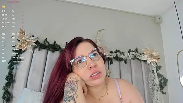 Snapshot of AnnaNoval_10 chatting on December 1, 12:32 pm AnnaNoval 10 online show from December 1, 12:32 pm