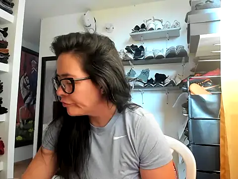 Snapshot of caroline_47 chatting on April 27, 7:56 pm caroline 47 online show from April 27, 7:56 pm